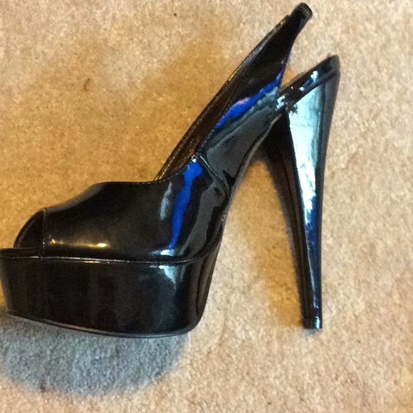 Steve Madden Black Patent Leather 5” pumps - Picture 1 of 7